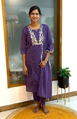 Violet blooms 589