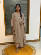 Niramika 923