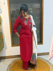 Sruthi 749