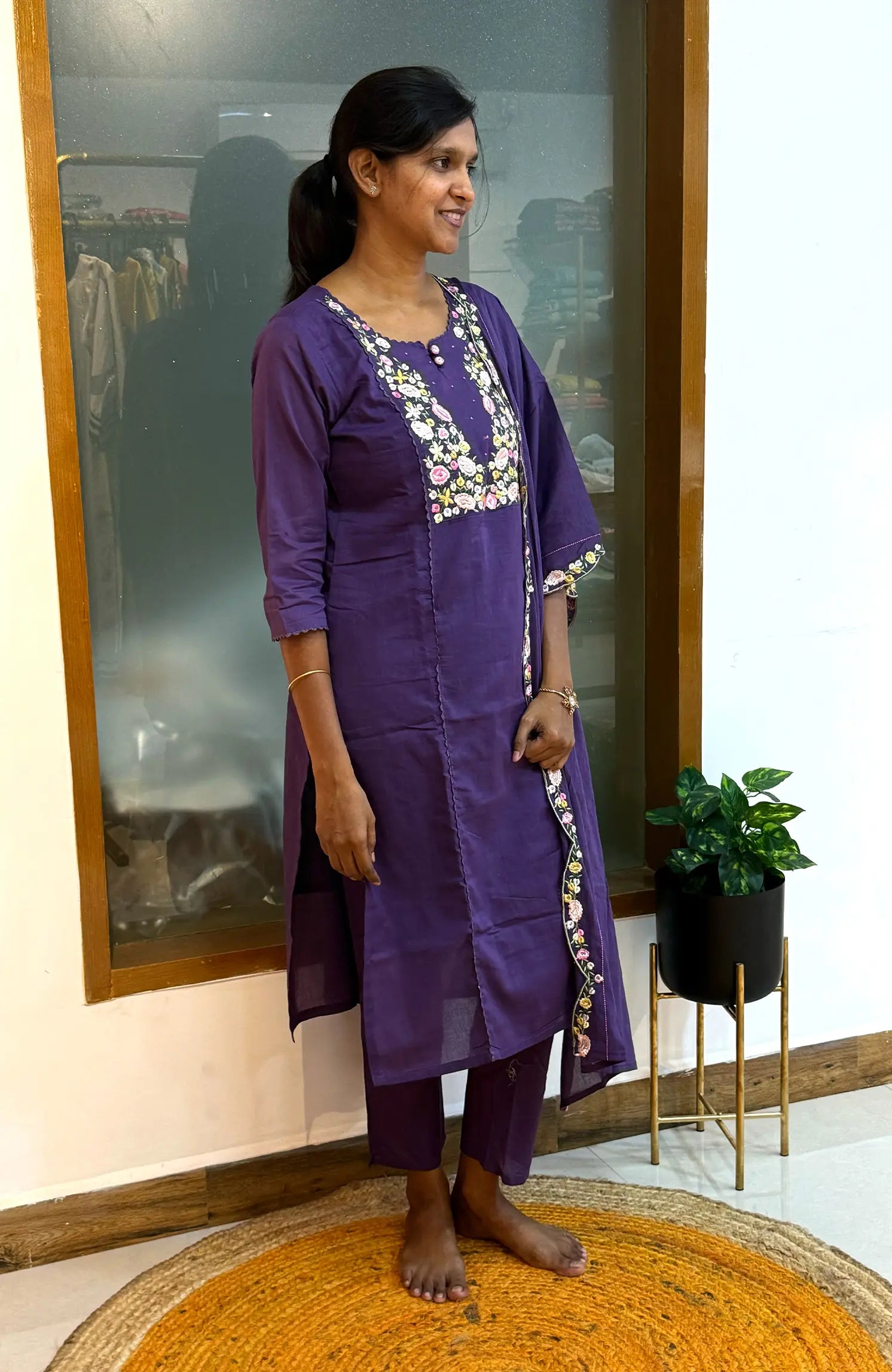 Violet blooms 589