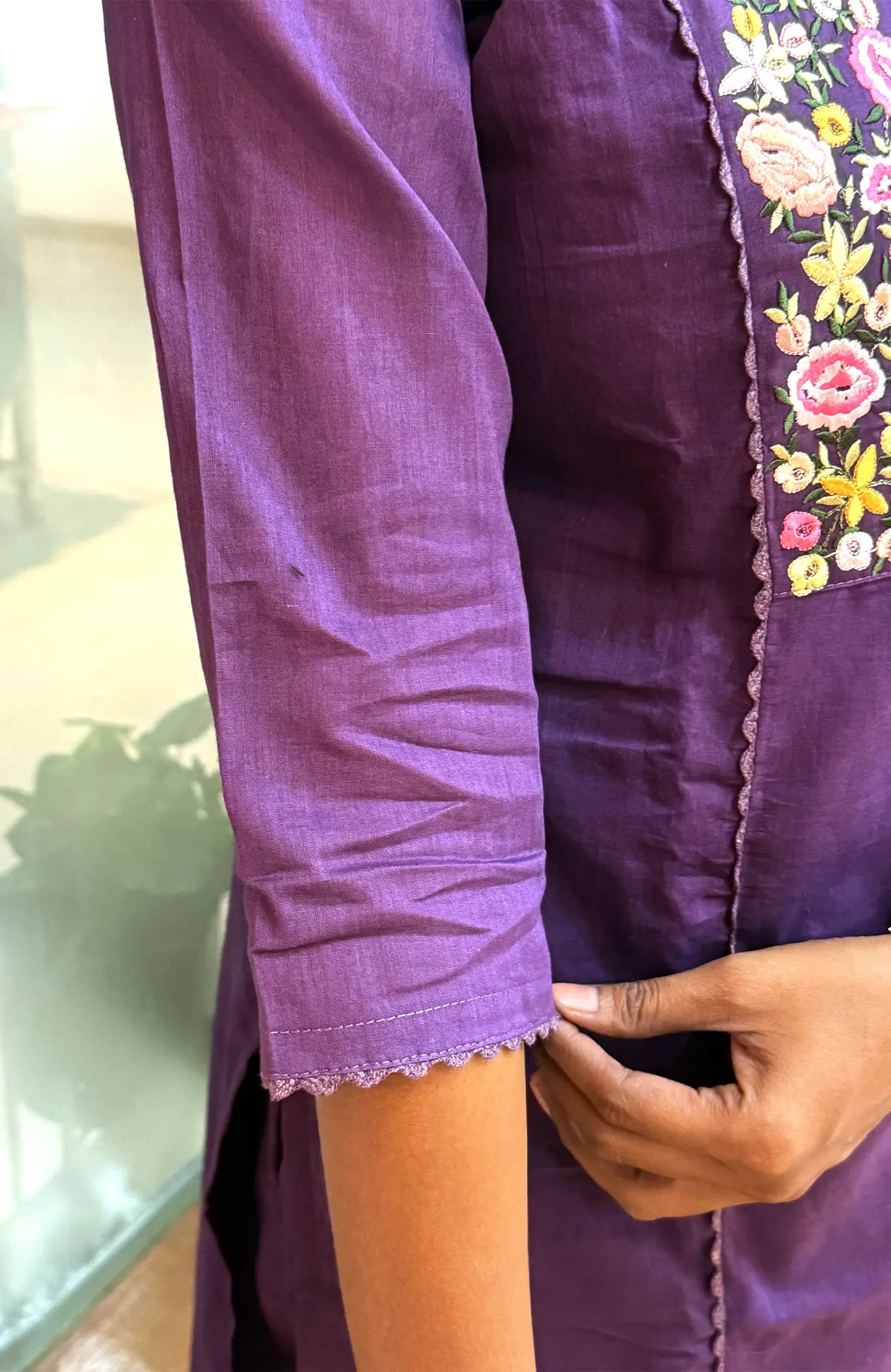 Violet blooms 589