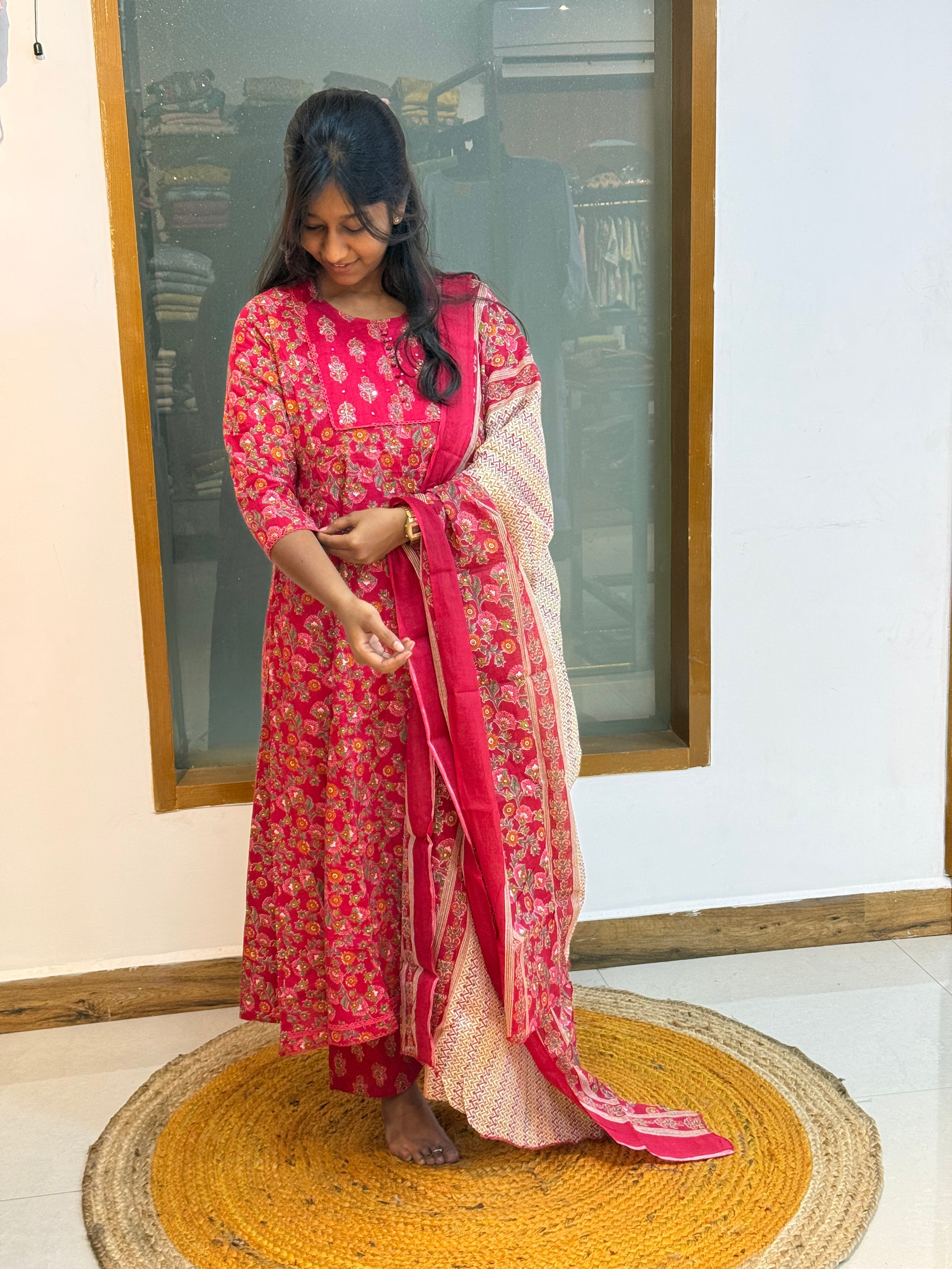 Vedhika 925
