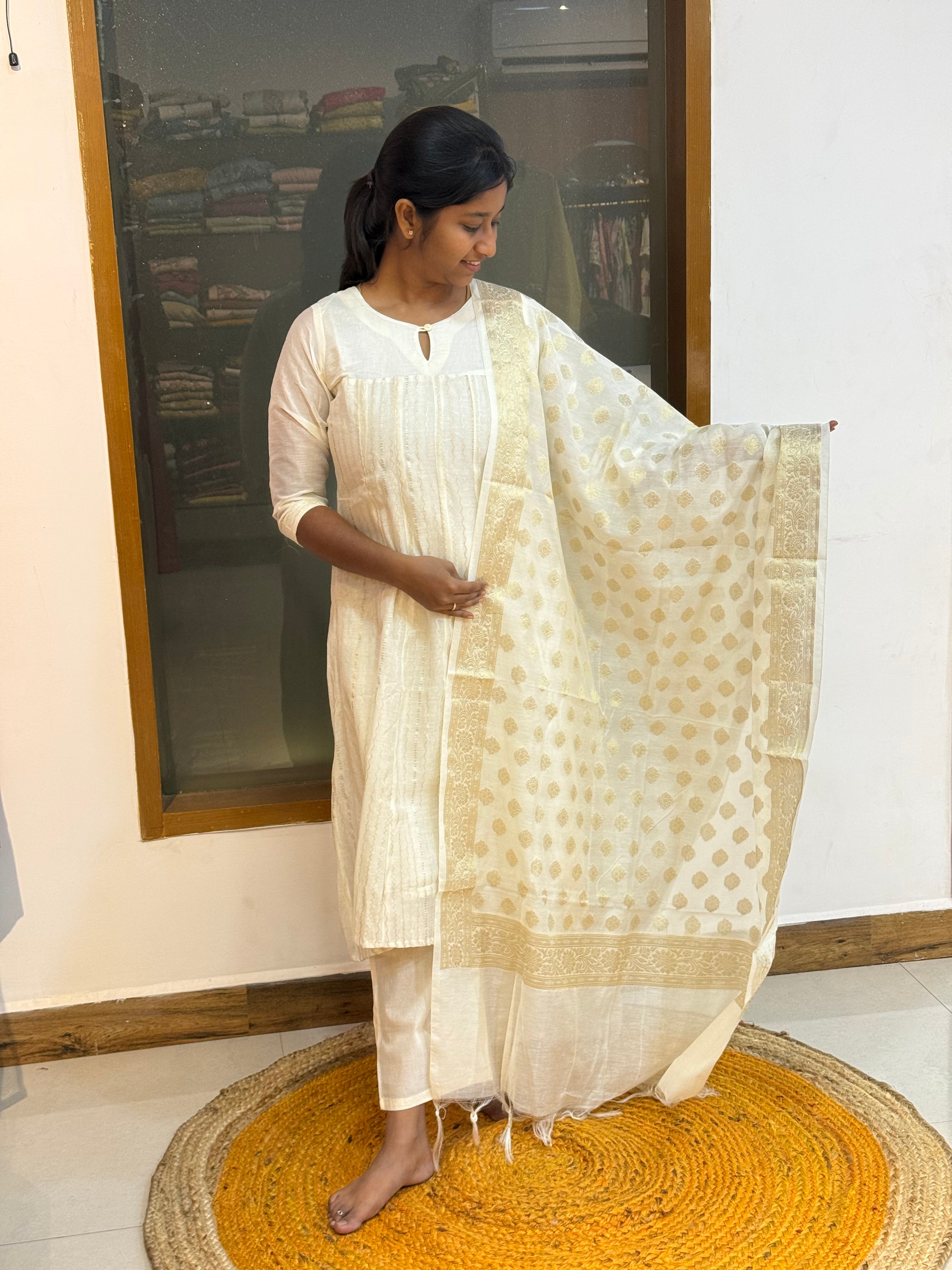 Ajvitha 975
