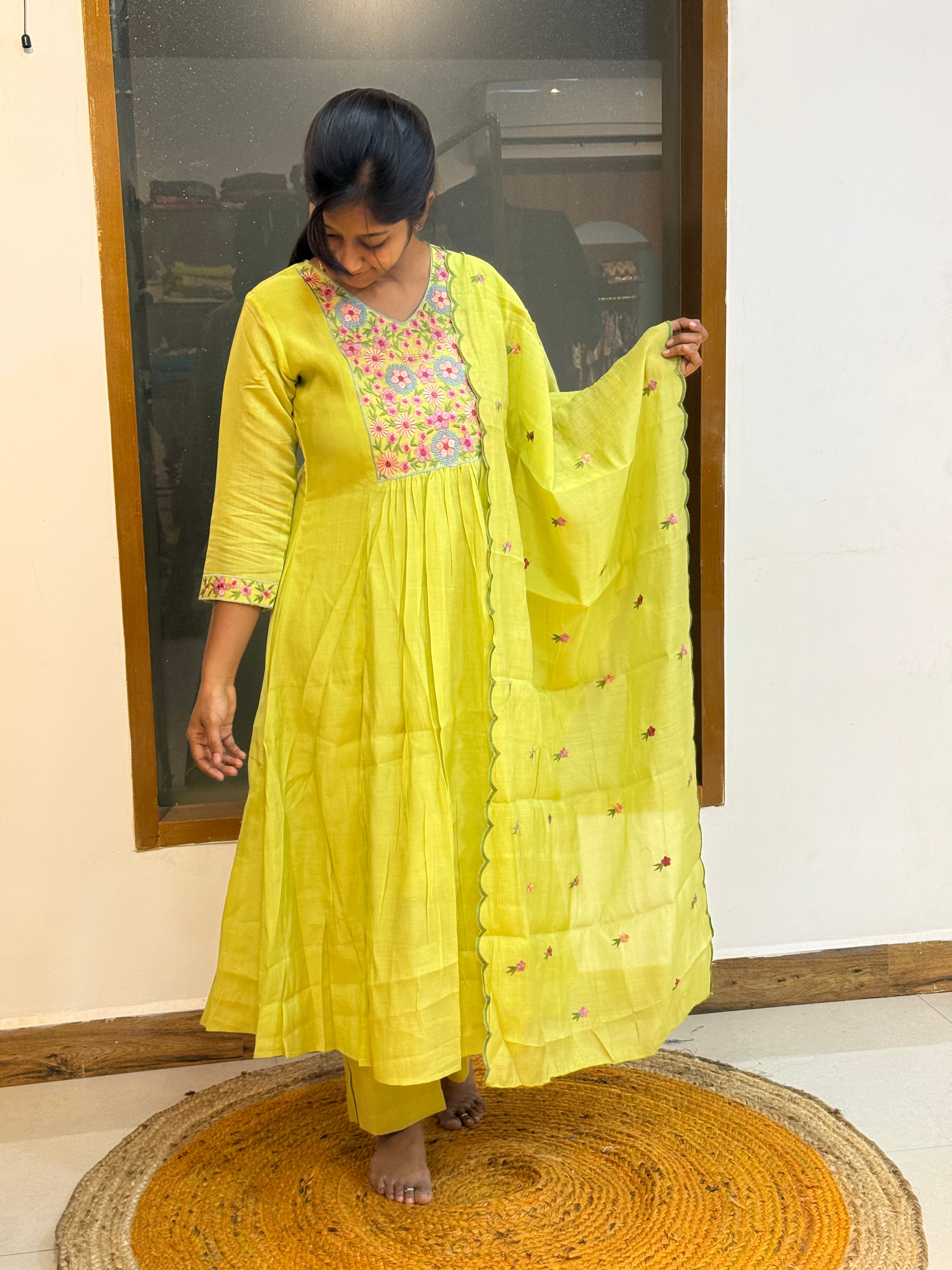 Lavanya 844