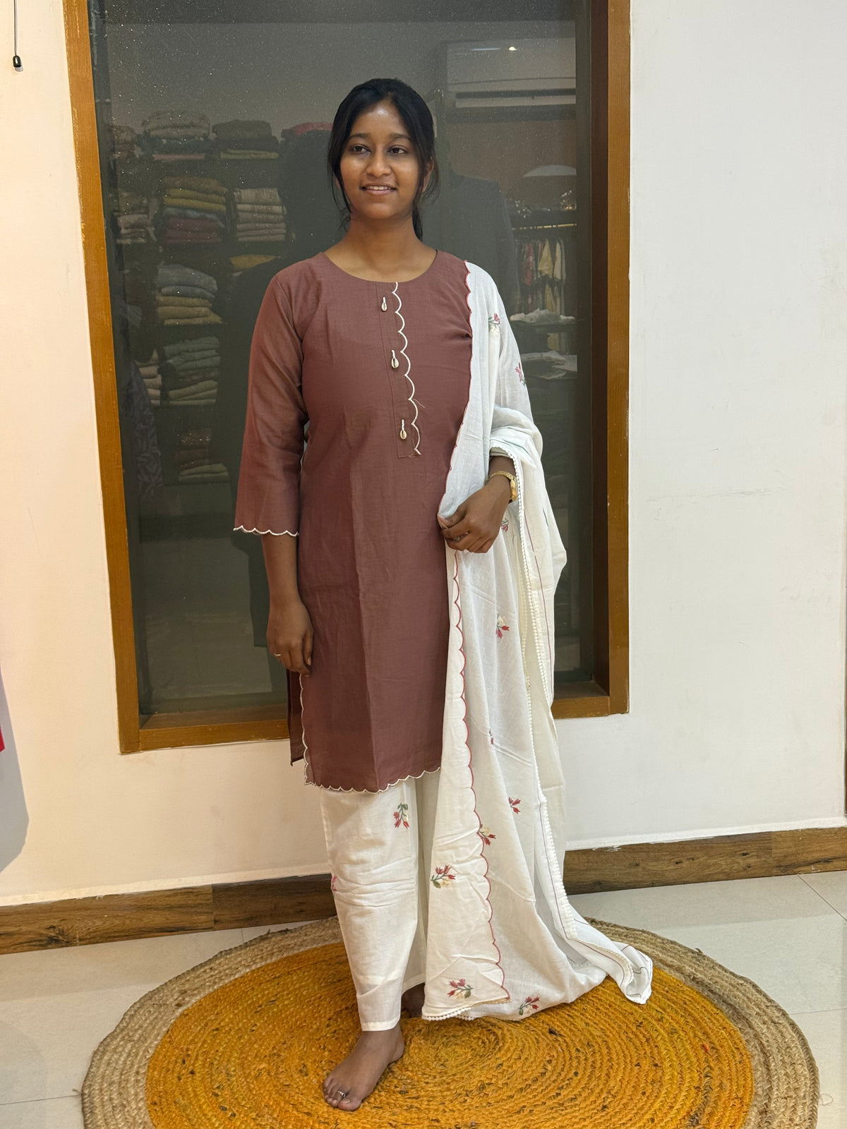 Lakshana 903A