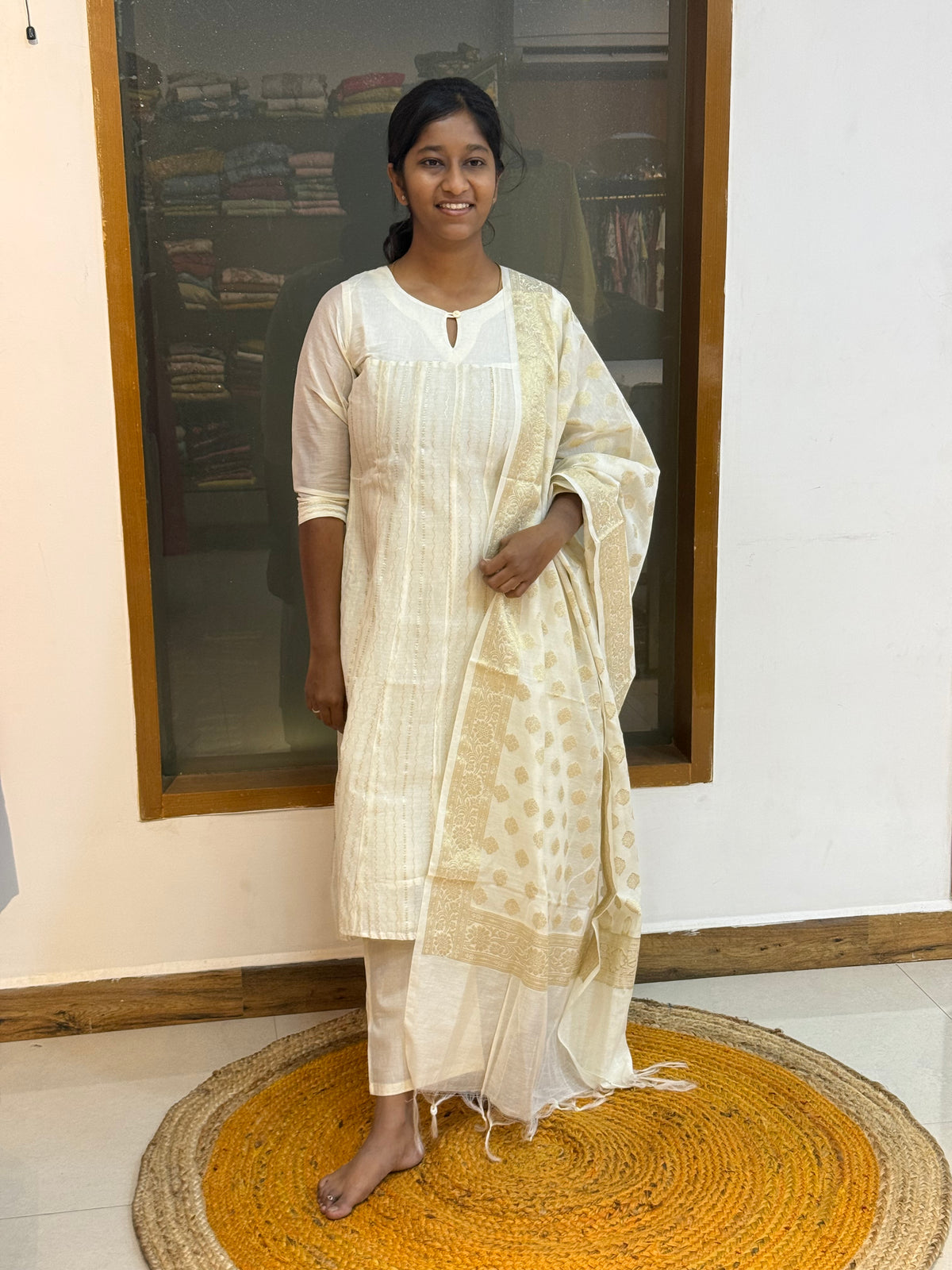 Ajvitha 975