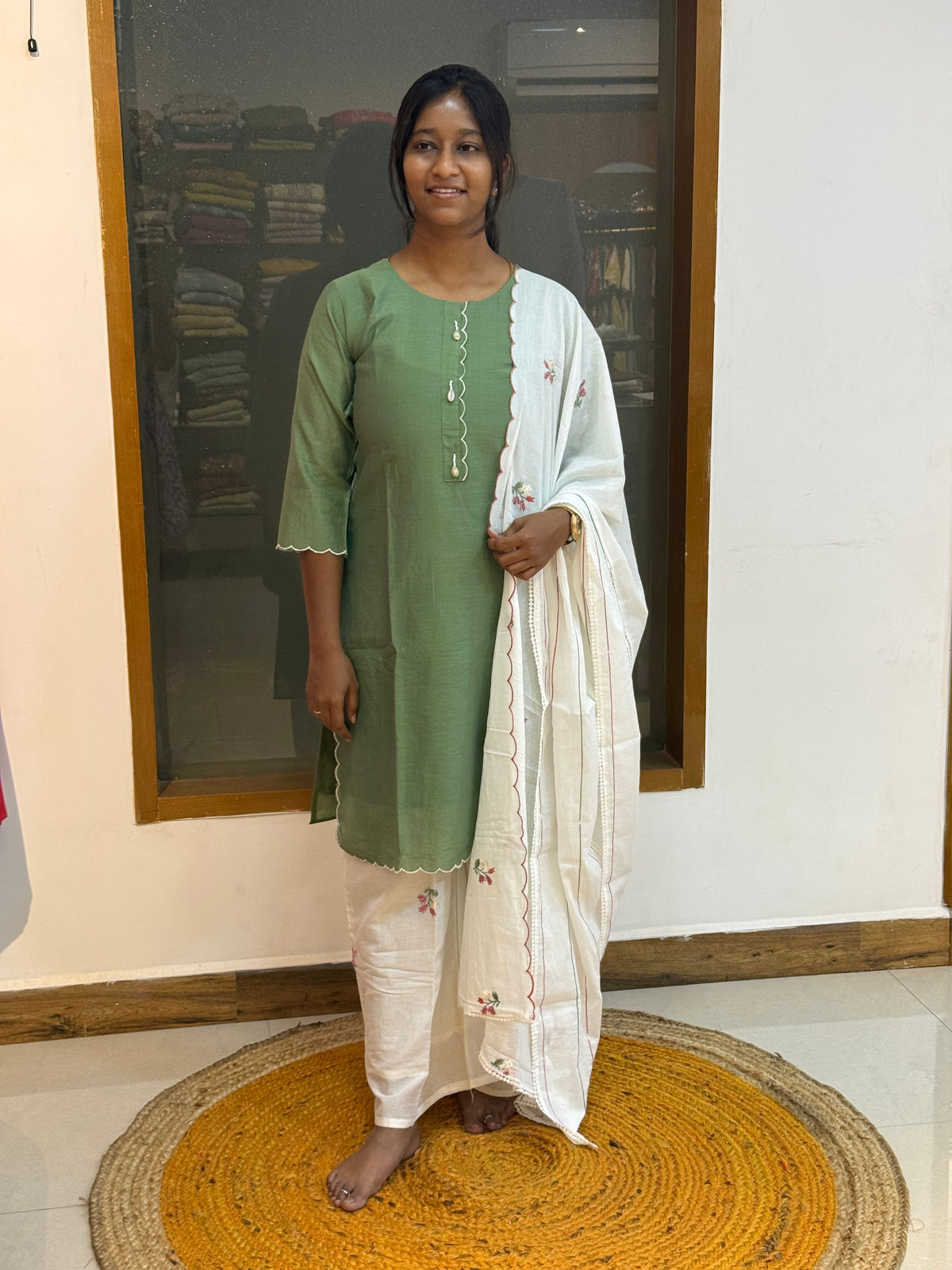 Lakshana 903B