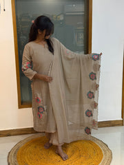 Niramika 923