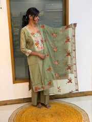 Kavinaya 904