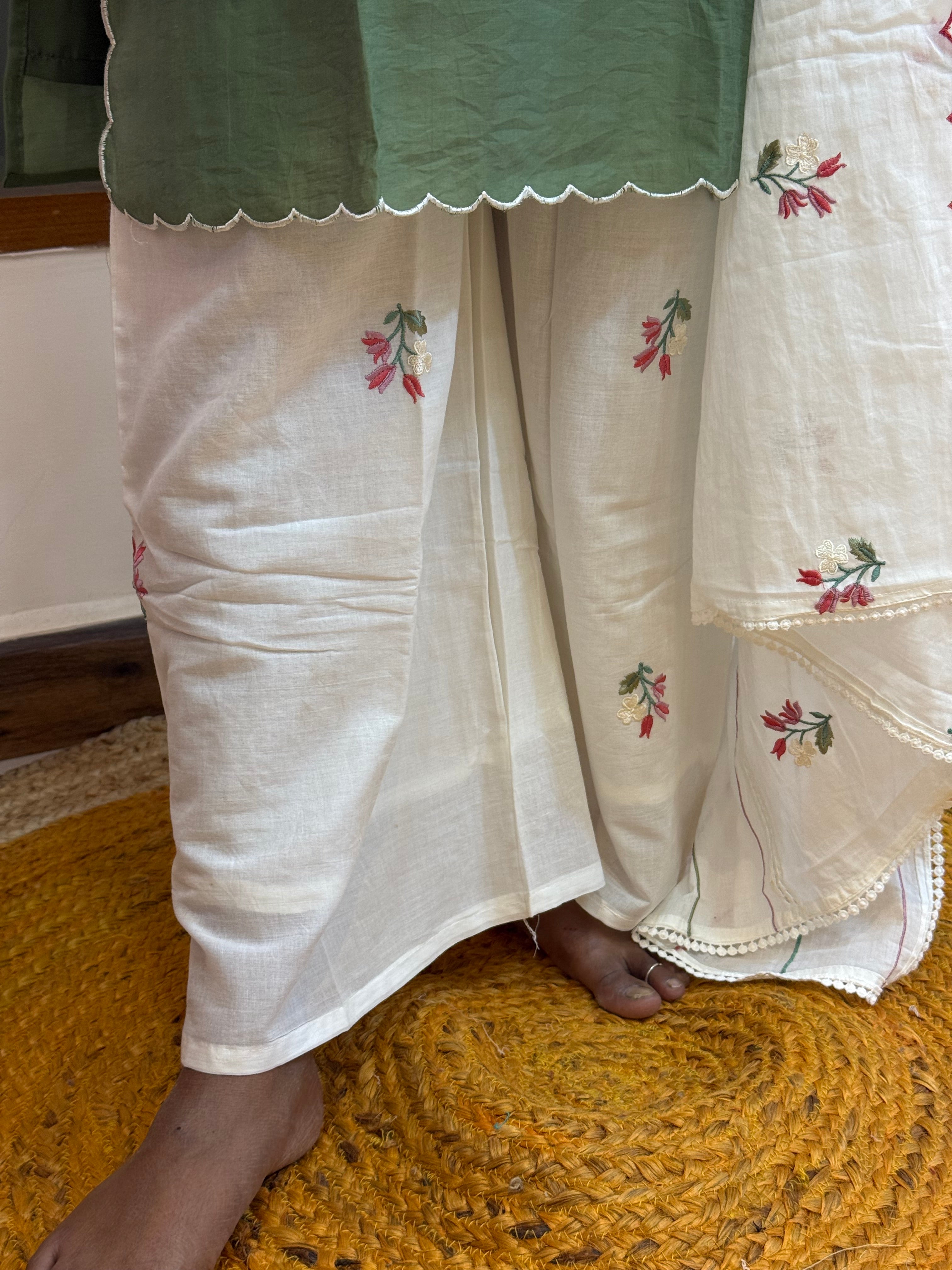 Lakshana 903B