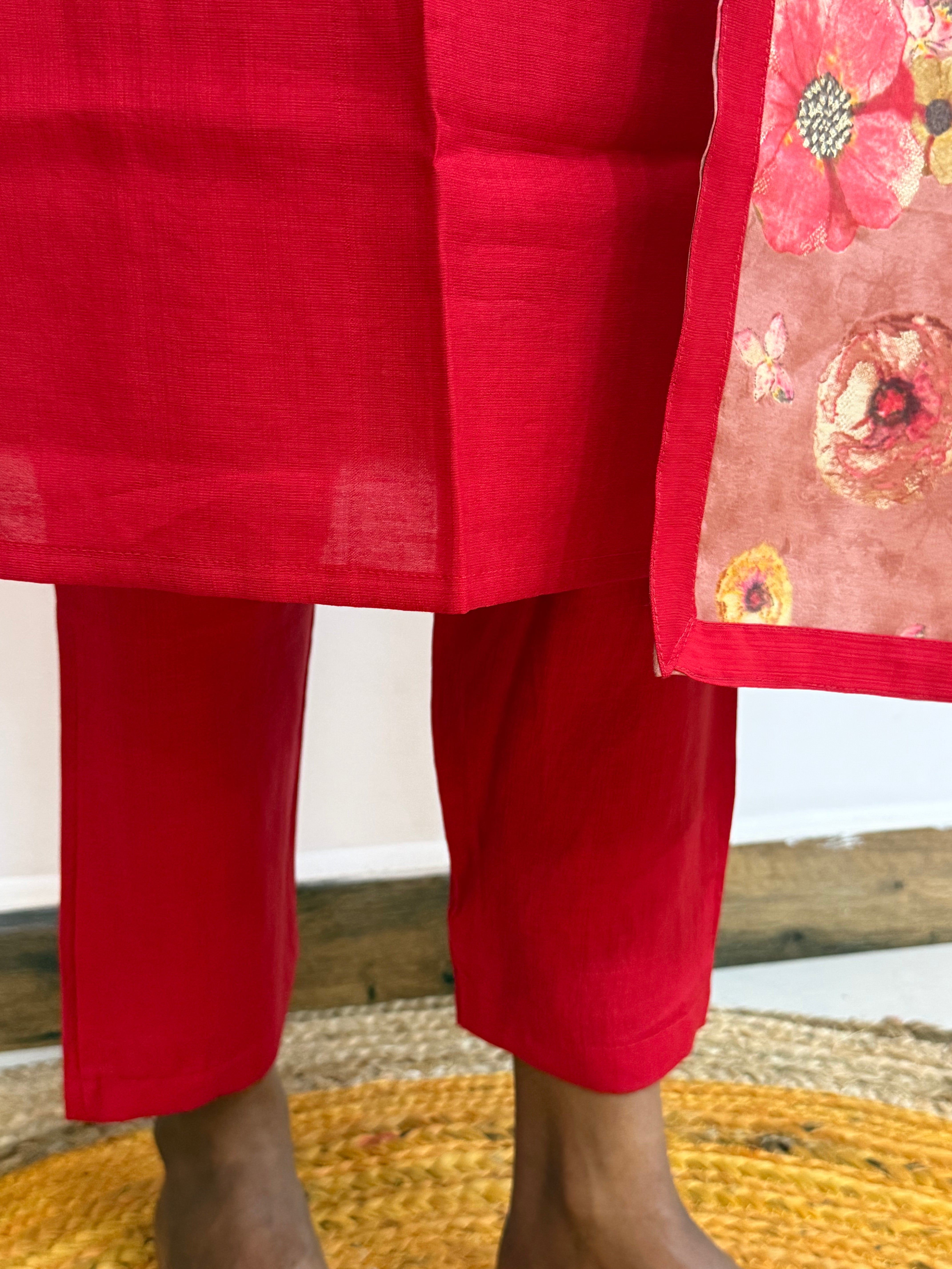 Flora red 596