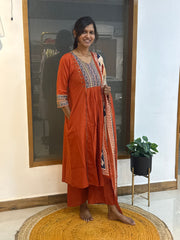 Narmadha 657